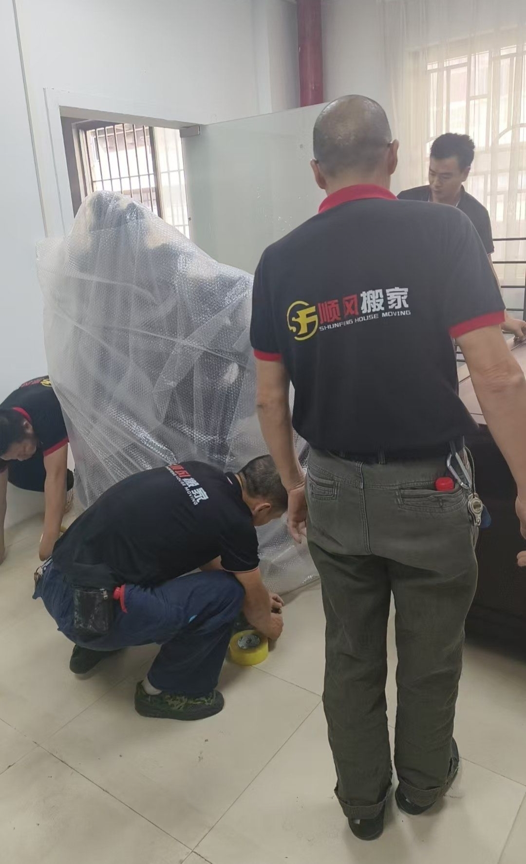 广州搬家公司基本收费详解 车辆费、人工费与材料费解析